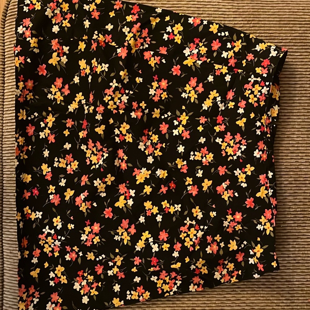 Floral mini skirt